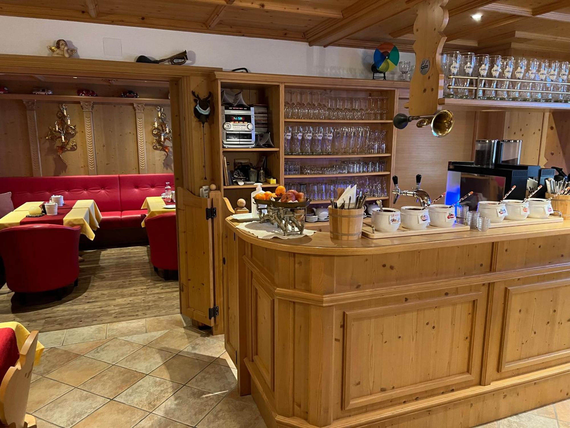 Hotel Garni Gafluna 장크트안톤암아를베르크 외부 사진