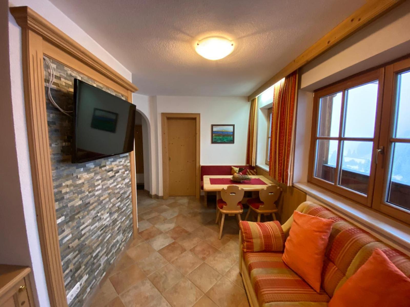 Hotel Garni Gafluna 장크트안톤암아를베르크 외부 사진