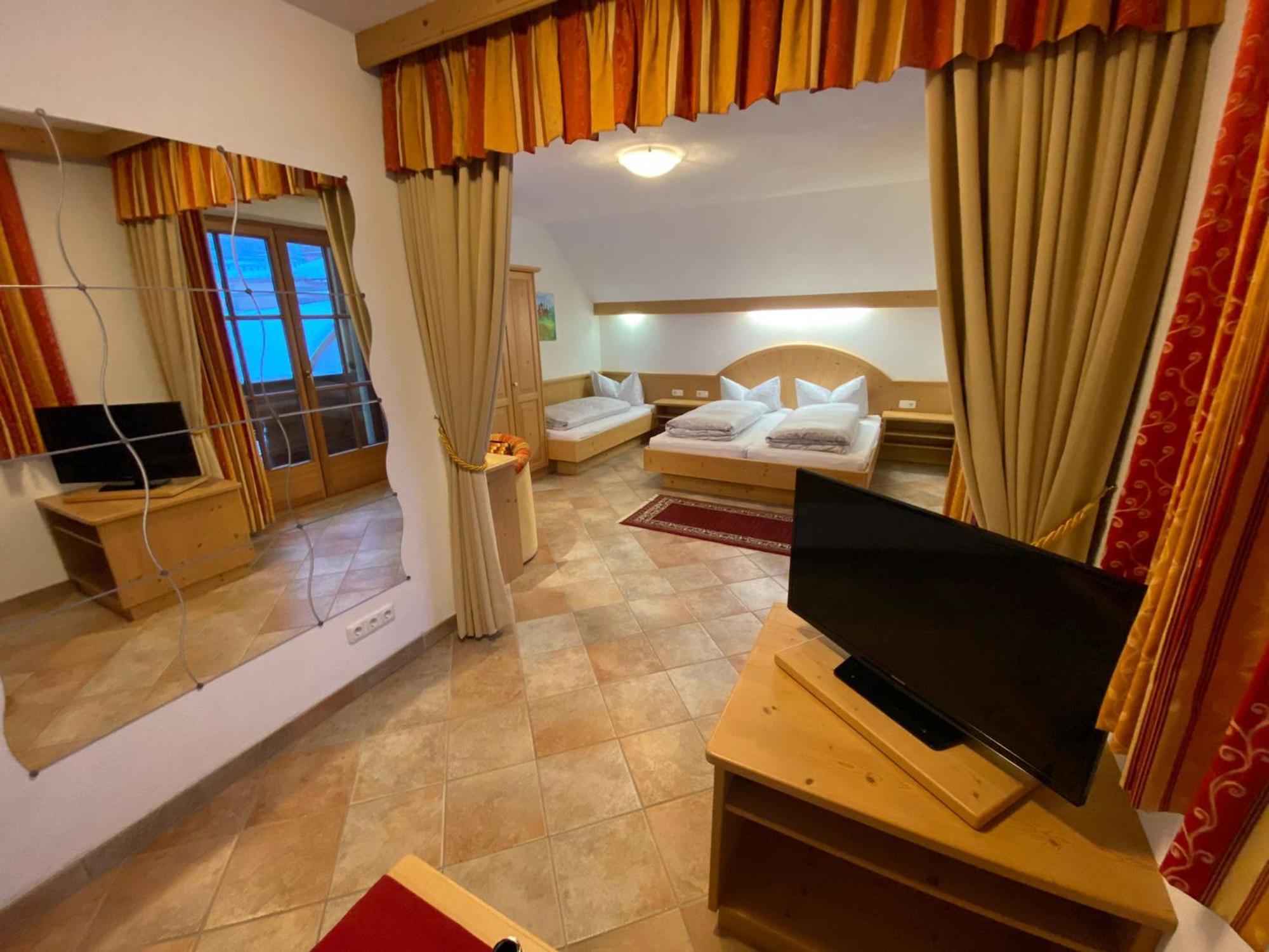 Hotel Garni Gafluna 장크트안톤암아를베르크 외부 사진