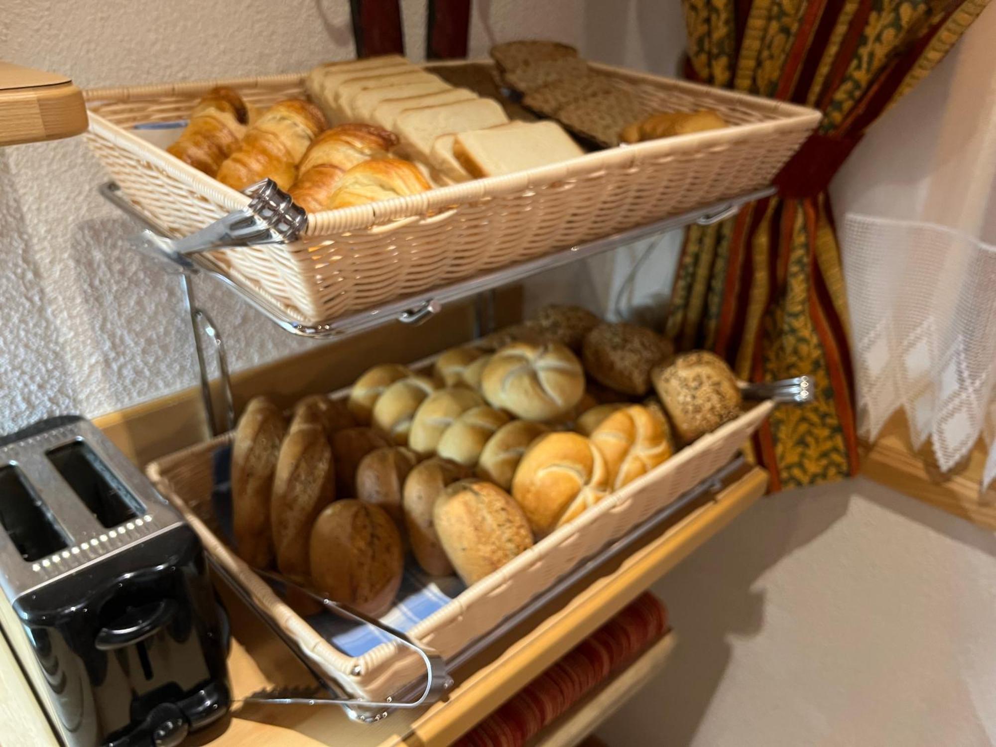 Hotel Garni Gafluna 장크트안톤암아를베르크 외부 사진