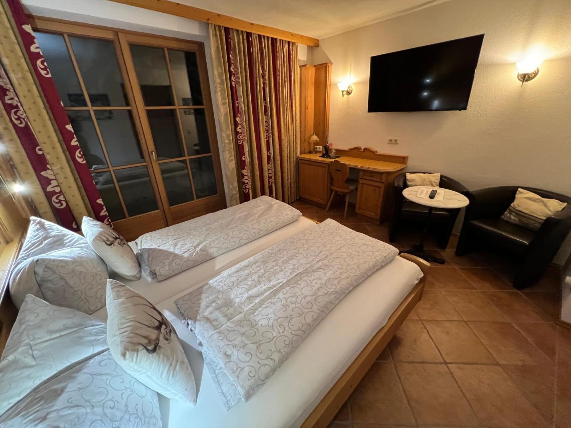 Hotel Garni Gafluna 장크트안톤암아를베르크 외부 사진